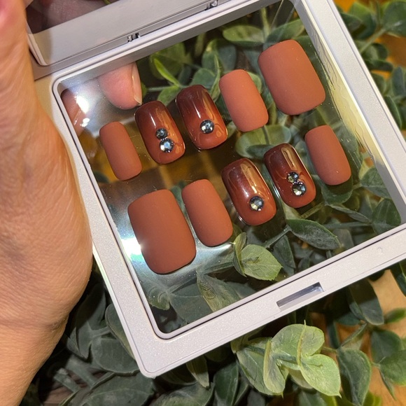 Luxury Gel Press On Nails - Picture 8 of 17